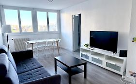 Appartement Au Pied Du Metro.
